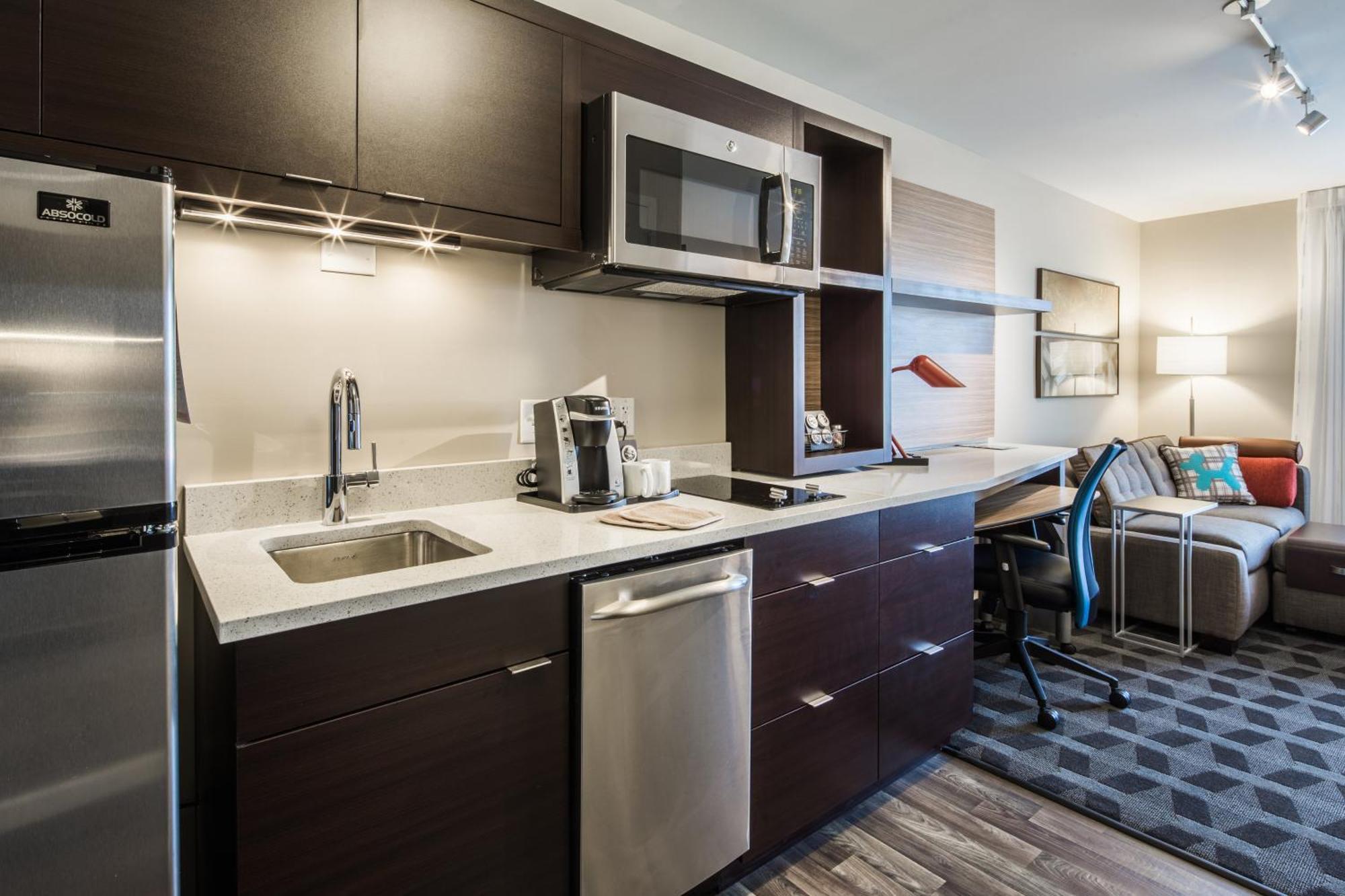 Towneplace Suites By Marriott Cleveland Extérieur photo